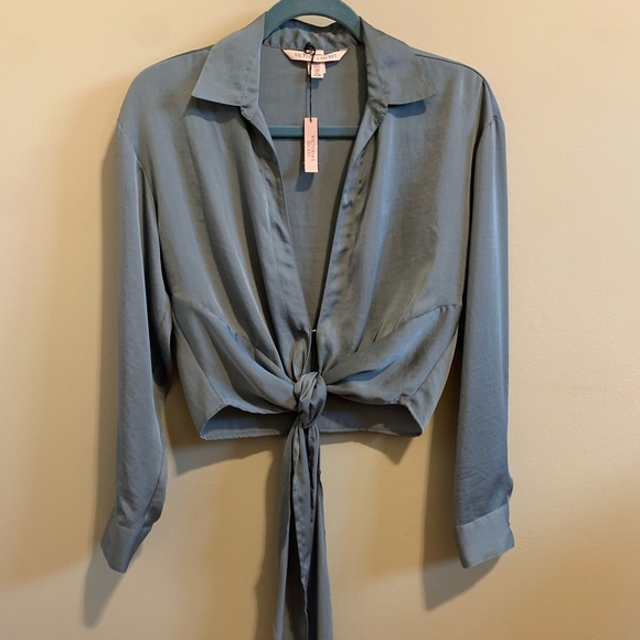 Victoria’s Secret Satin Feel Tie Blouse - Picture 2 of 3